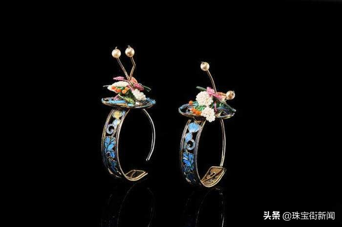 你知道吗，你戴的不止是耳环，还有沧海桑田