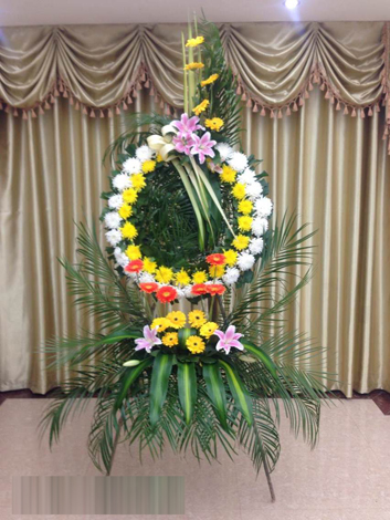 参加追悼会可以送一支花吗,参加追悼会可以送白色玫瑰花吗