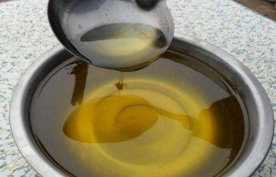 炸过东西的油别倒掉教你一个诀窍,炸过的油怎么变清小窍门