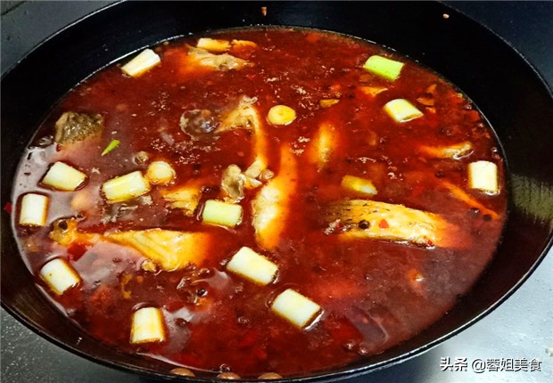 红烧草鱼怎么做好吃又简单家常的,草鱼这样做鲜香入味全家人都爱吃