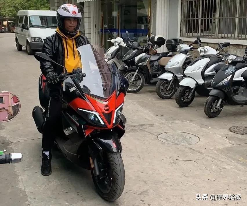 阿普利亚sr250动力差,阿普利亚SR250GT测评