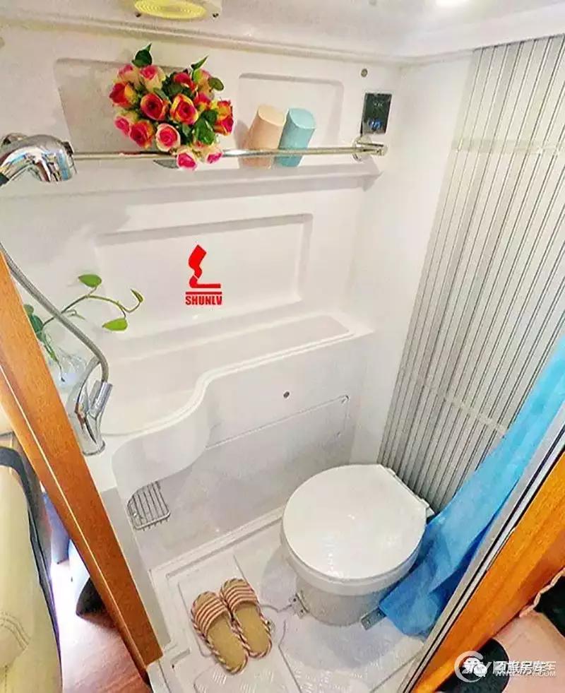 21款上汽大通原厂v80b型房车,六座六卧大通v80长轴高顶b型房车