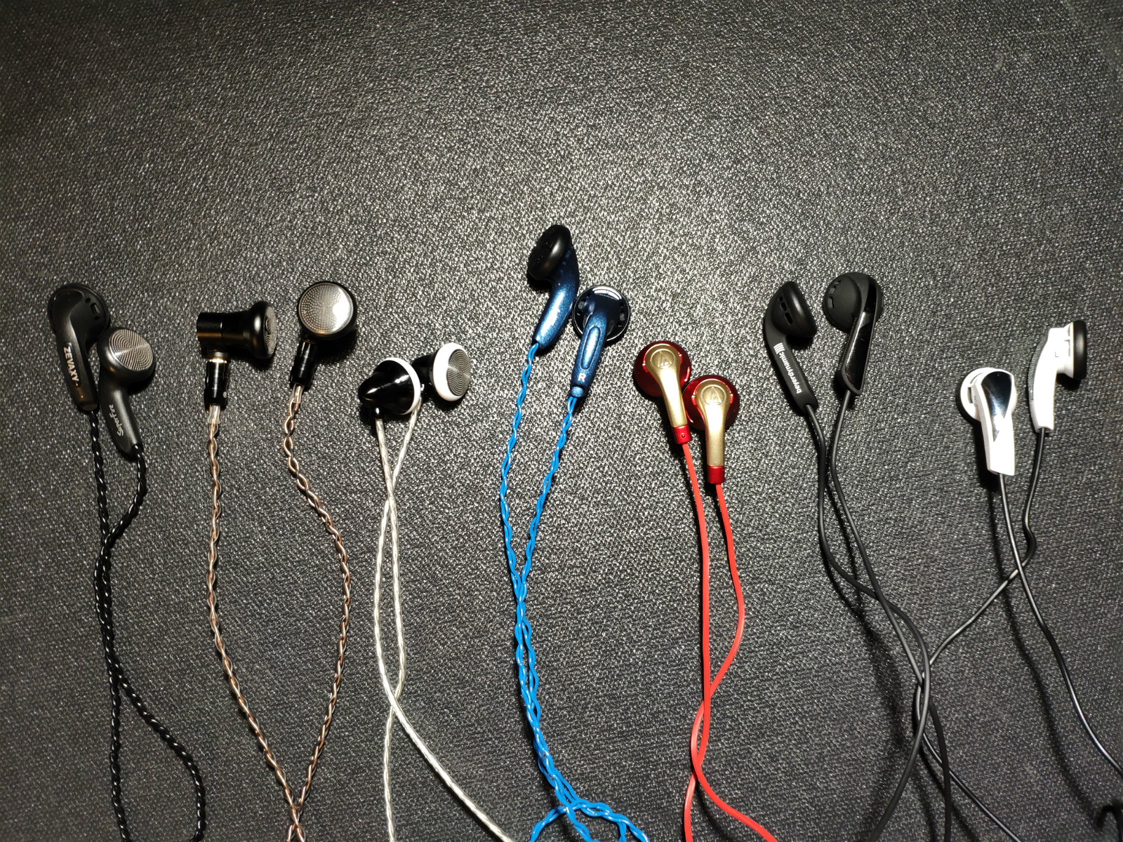 200元内音质最好的平头塞,200左右的头戴式耳机性价比推荐