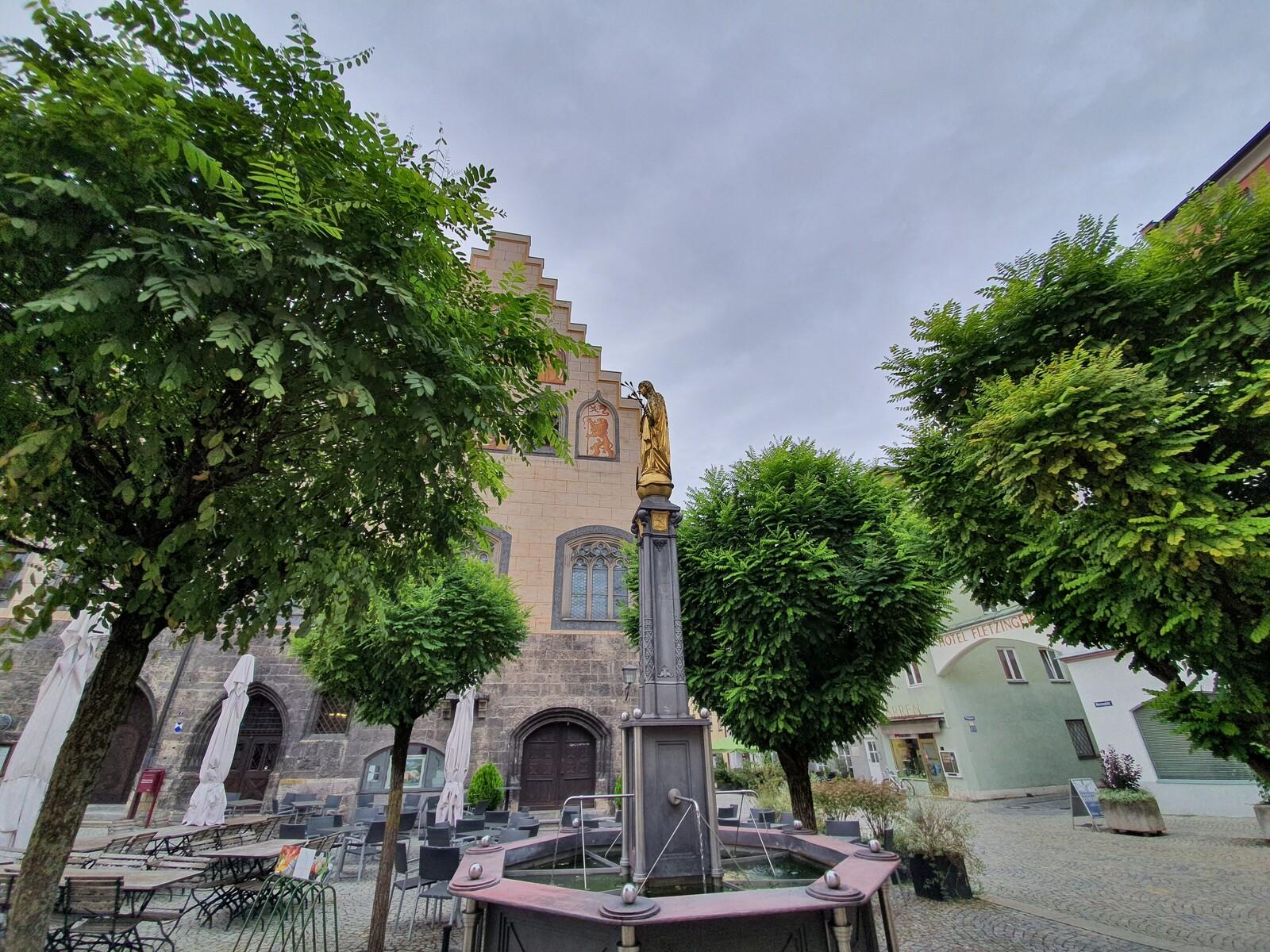 三星note10+现在还值得拥有吗,三星note10+现在能称得上机皇吗