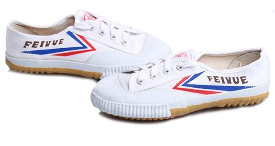 小时候的足球鞋,小时候的足球训练专用鞋