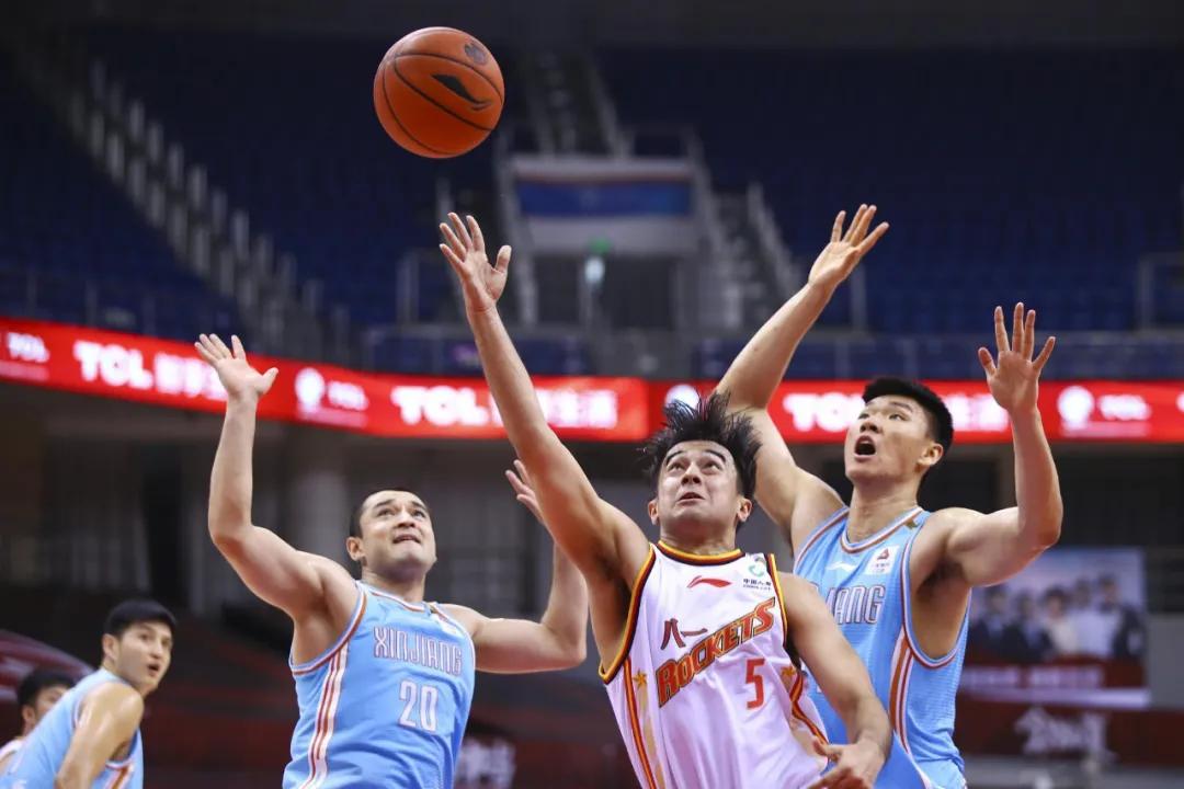 八一和周琦对决,大黑马击败苏波邦