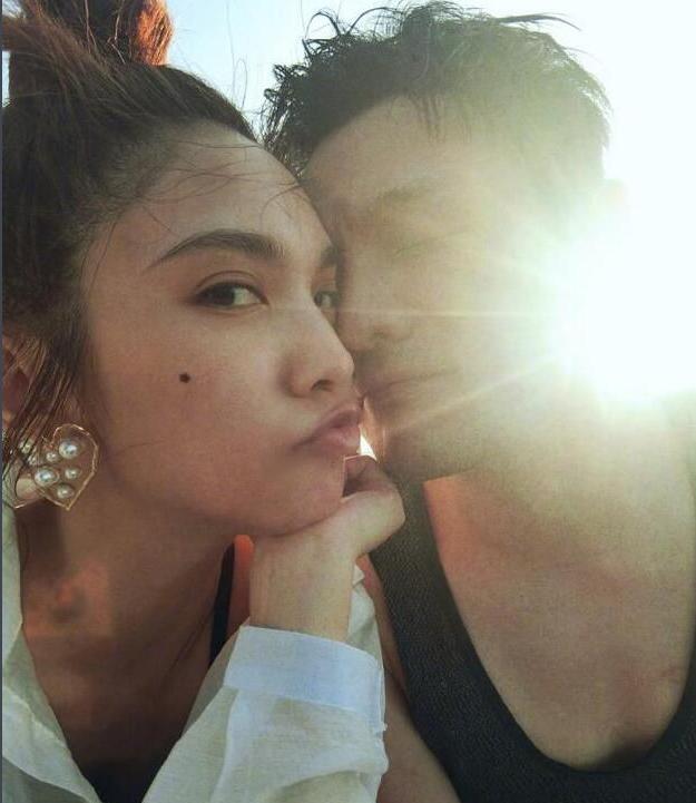 李荣浩在哪拿的结婚证,李荣浩结婚证