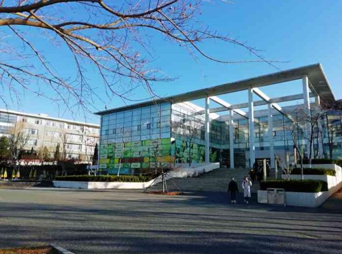 2021高考严重“断档”的医科大学，录取位次直降4.7万，考生开心