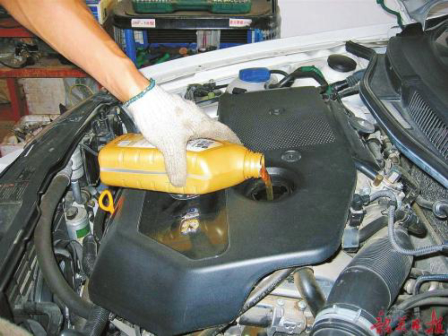 汽车跑多少公里换40的机油,汽车跑多少公里需要更换轮胎