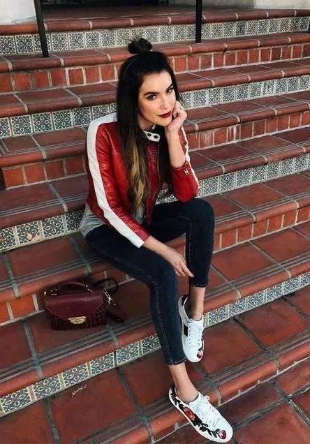 买一双平底的小白鞋,想买便宜的小白鞋怎么搜