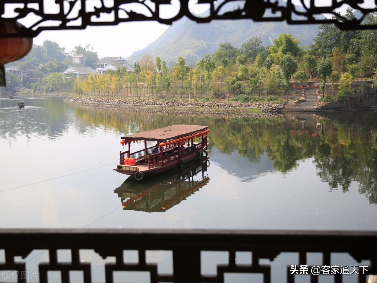 邱锡凤福建上杭客家话直译《边城》10（音频见客家话·唐宋音网）
