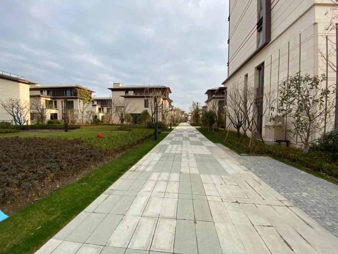 碧云尊邸四房,碧云尊邸联排别墅305平米