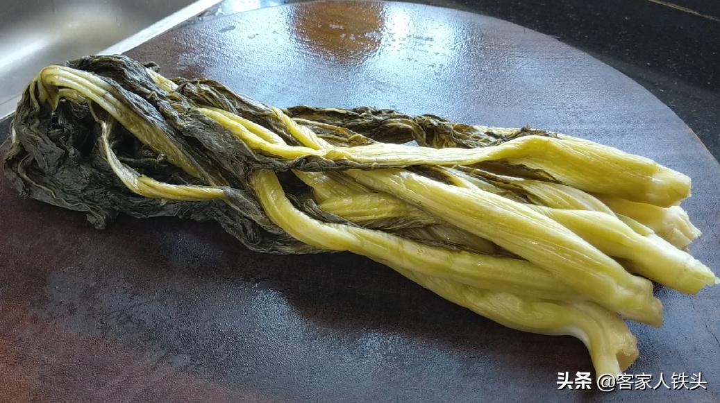 自制农家酸菜的做法,正宗农家酸菜的做法