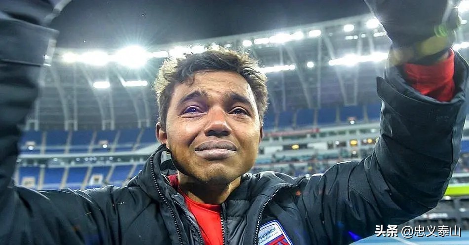 足球报专访李玮锋,李玮峰第一次踢世界杯