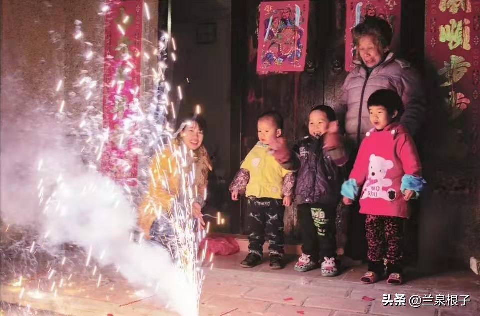 80年代火炉子家用,小时候煤火炉