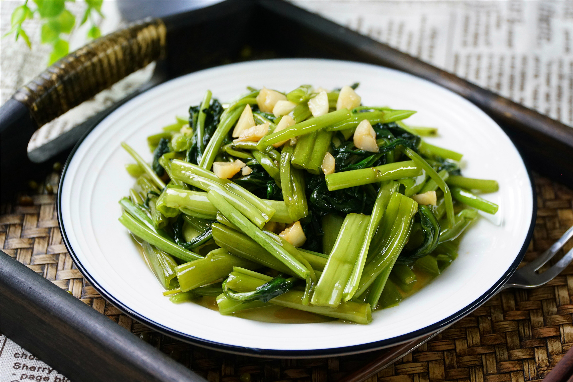 进入三伏天，饮食有讲究，推荐8道盛夏该吃的菜，应季而食更健康