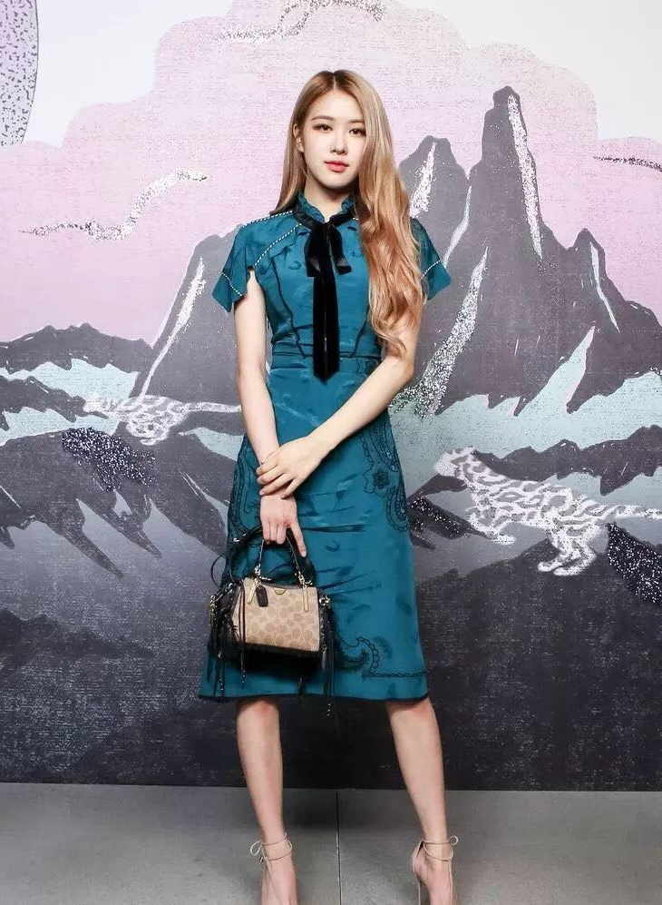 清爽又透气雪纺连衣裙穿着不闷,夏季雪纺连衣裙气质高级感轻奢