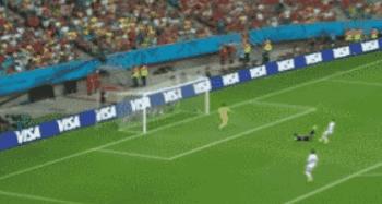 他是一流锋霸也是球队“毒瘤”，鱼跃成永恒经典，35岁仍宝刀不老