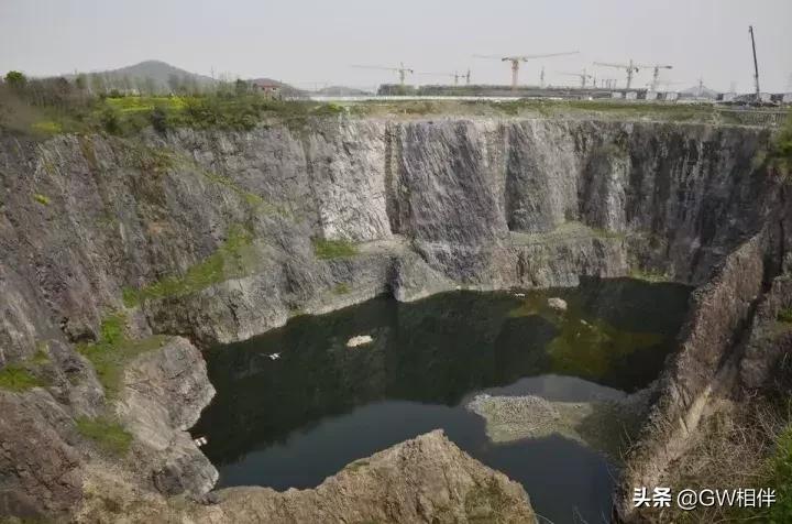 上海世茂深坑酒店建造过程,上海深坑酒店世界建筑奇迹