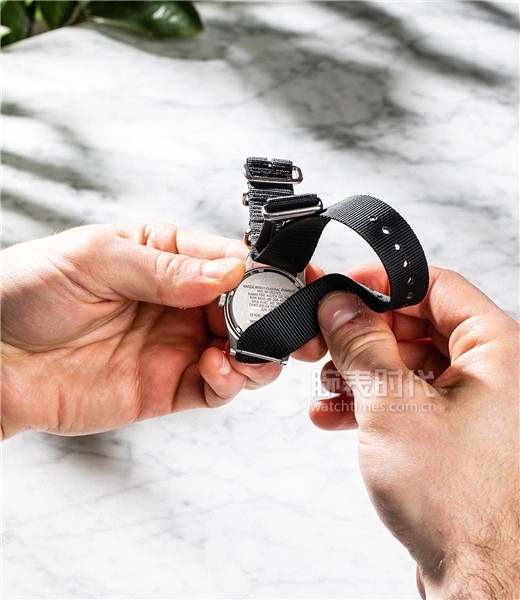 小米手环换表带教程,小米手表x5换表带图解