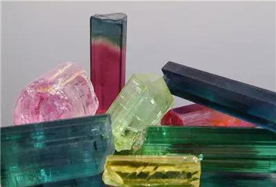 玉石鉴别最简单方法原石,沱江玉石原石的鉴别