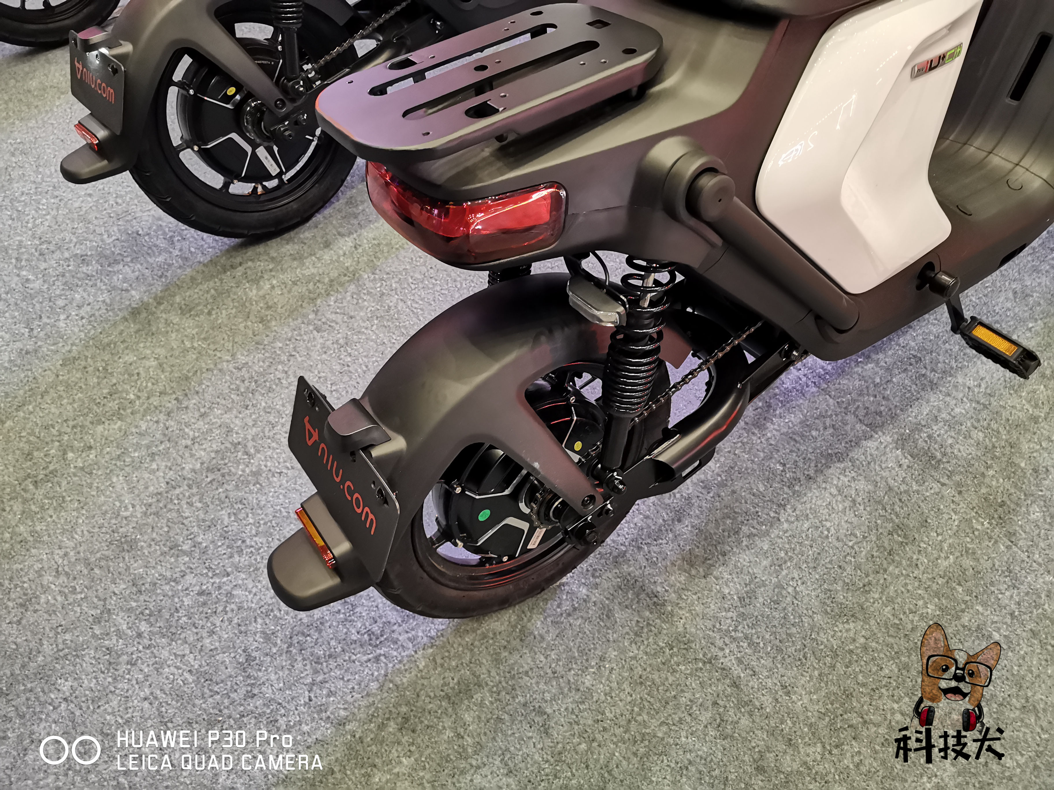 小牛电动车u顶配和us顶配,小牛新国标电动车总有一款适合你