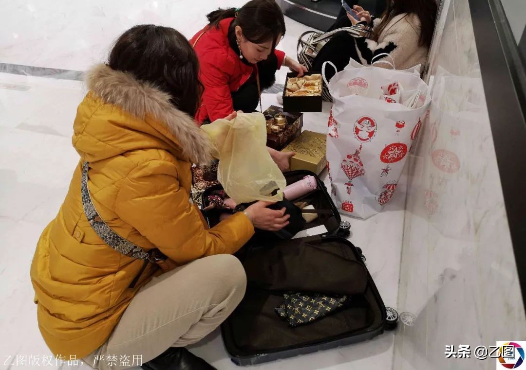 中国游客挤爆韩国免税店,中国游客时隔9月再现韩国免税店