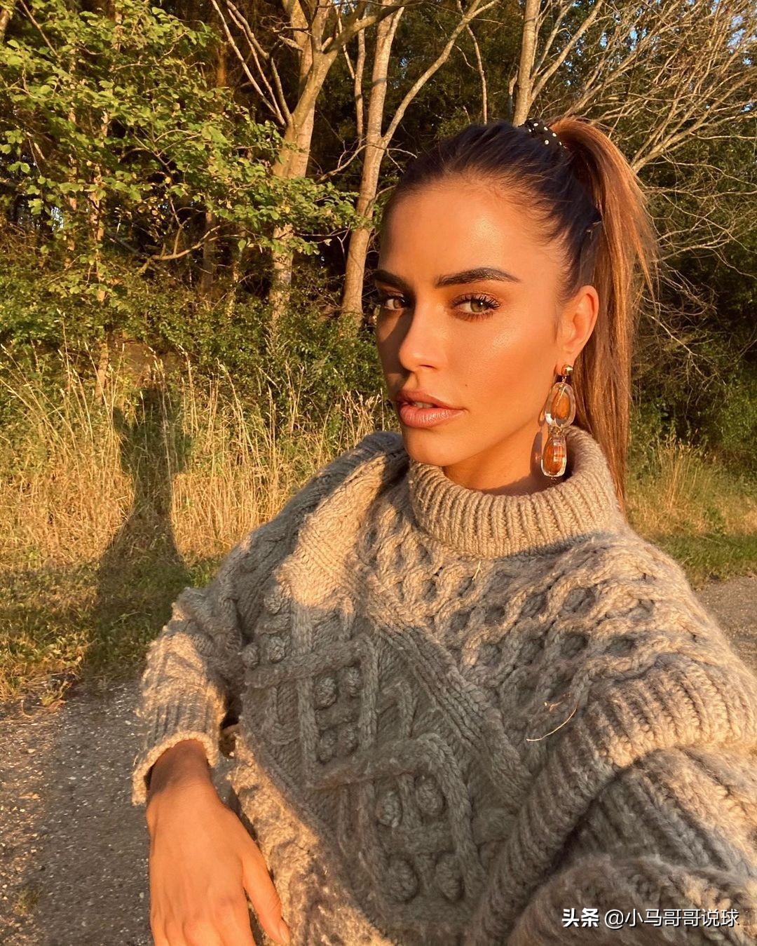 足坛第一自信帝退役，丹麦公主为他生娃，新欢是绝美巧克力模特