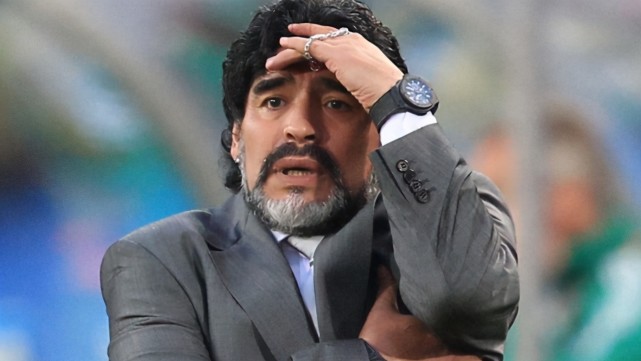 球王马拉多纳离世享年60岁,球王马拉多纳离世上帝之手