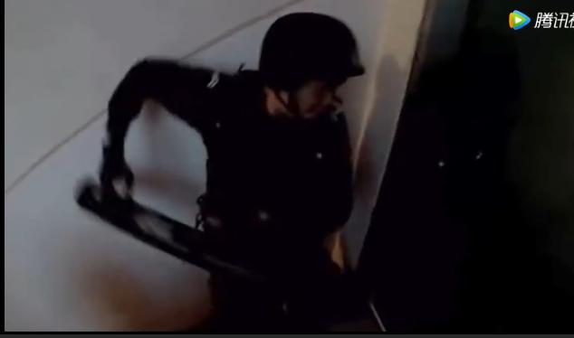 球门锁打不开怎么办,门打不开了怎么打