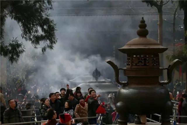 灵隐寺招人，10万网友求职上热搜！4点下班、KPI随缘，条件就一个