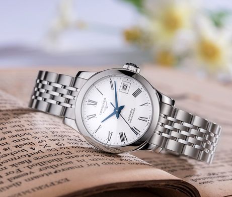 手腕细女生适合戴浪琴哪个系列,年轻人适合戴浪琴什么系列