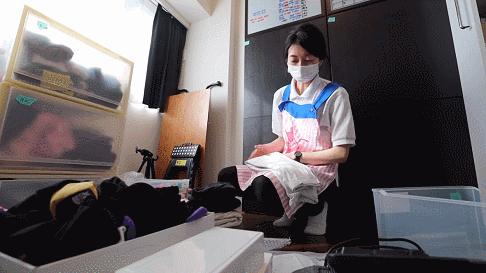 “变态”到极致的日本人，连搬家都不放过，网友拍下全过程！