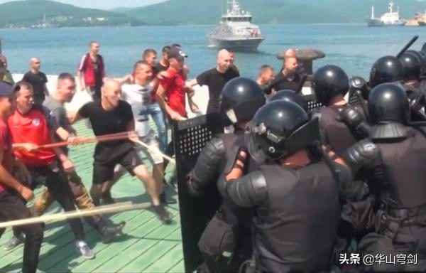 俄罗斯警察反恐被袭击视频,俄罗斯防暴演习