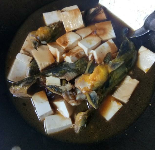 豆腐炖鱼最好吃的做法和配方,红烧鱼焖豆腐正宗做法