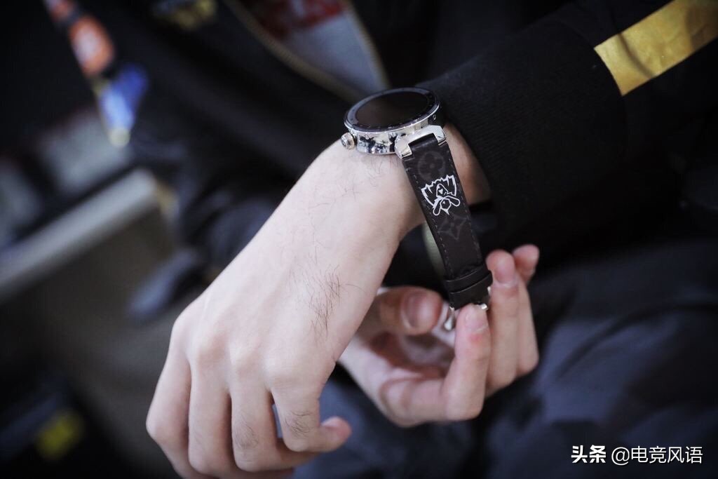 fpx冠军手表,fpxlv背包