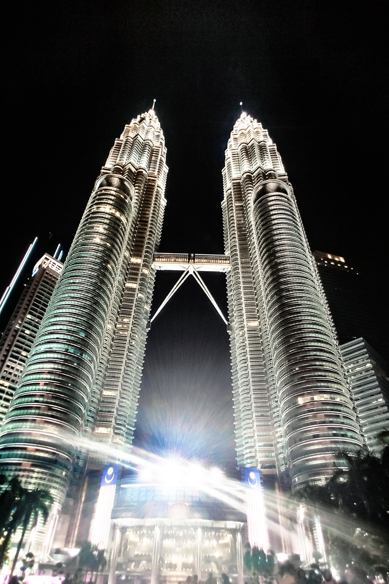 出国游带什么移动电源？IDMIX大麦三合一超级旅行充，一个够了