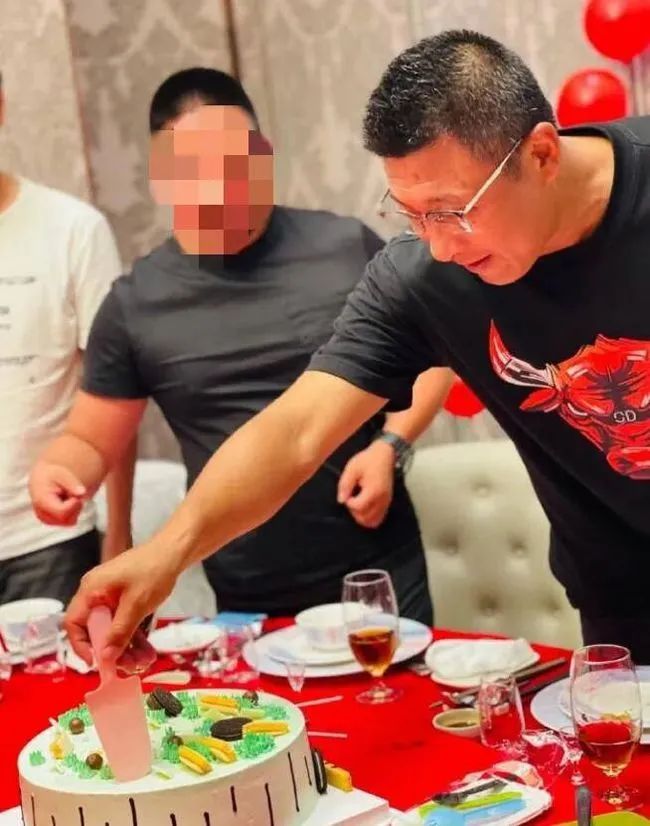 足球名宿张恩华因何意外去世,中国足球名宿张恩华因故逝世