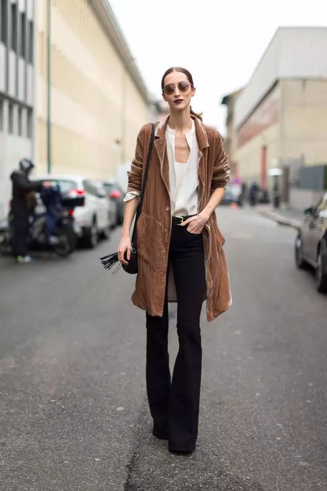 军嫂张馨予穿粉裙尽显娇艳,升级辣妈