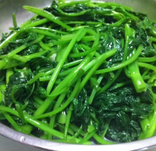 炒青菜怎么会苦涩,炒青菜时掌握好这3个技巧