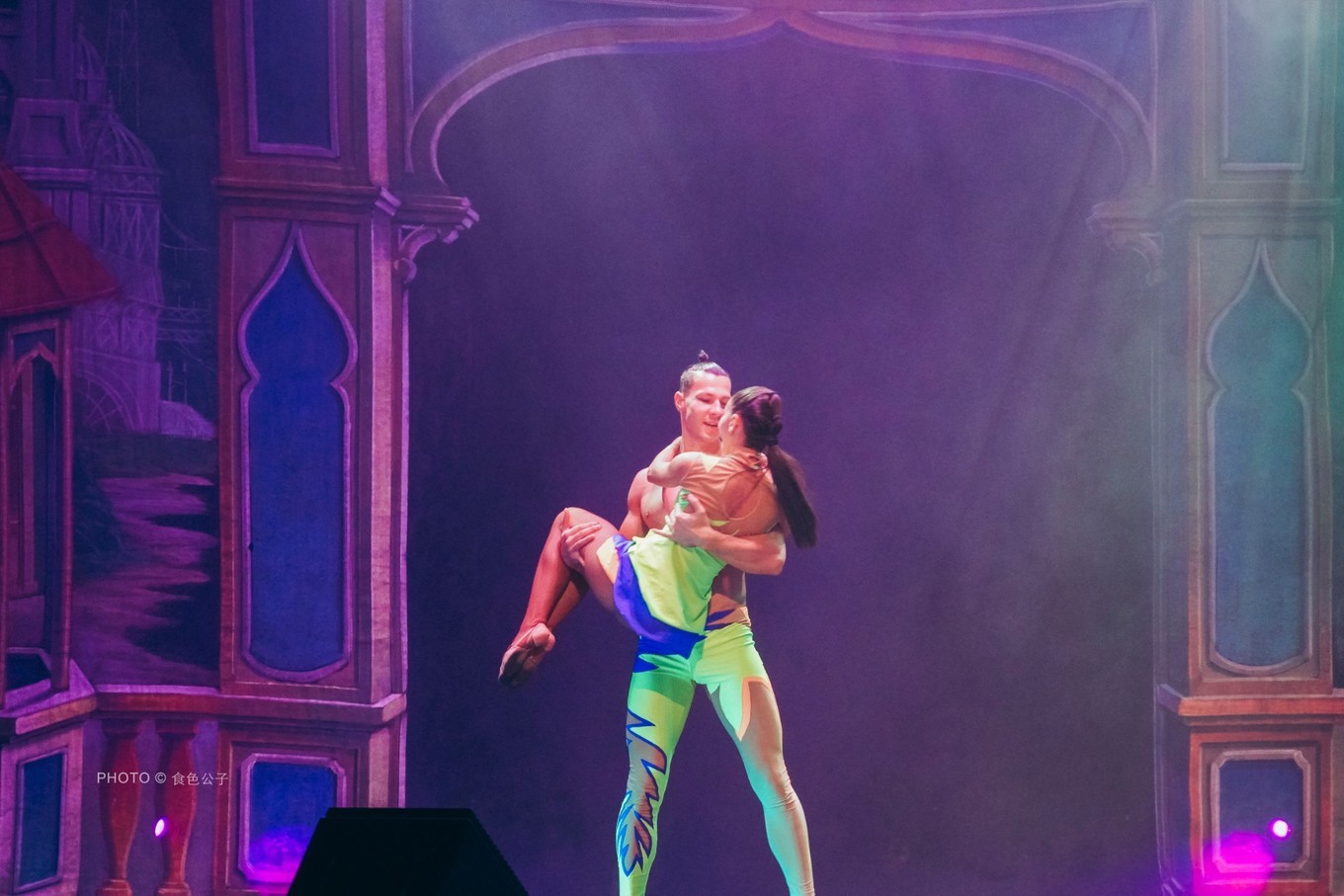 邮轮像海上养猪场,海上养猪场不负盛名