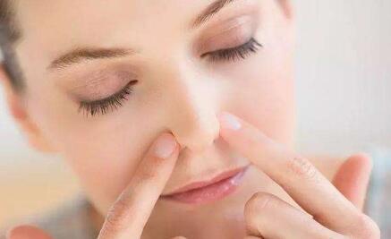 【鼻子最容易挤出这些白色的“条状物”，它到底是什么？】