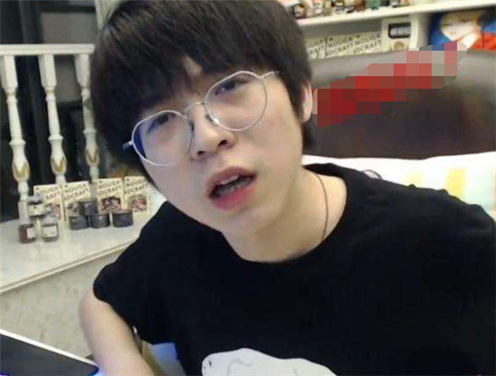 嗨氏在快手直播什么,嗨氏人气遭张大仙碾压