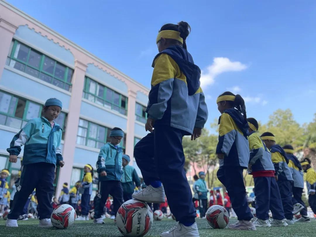 南京市浦口区凤凰幼儿园:快意奔跑“足”够精彩,点燃幼儿足球梦