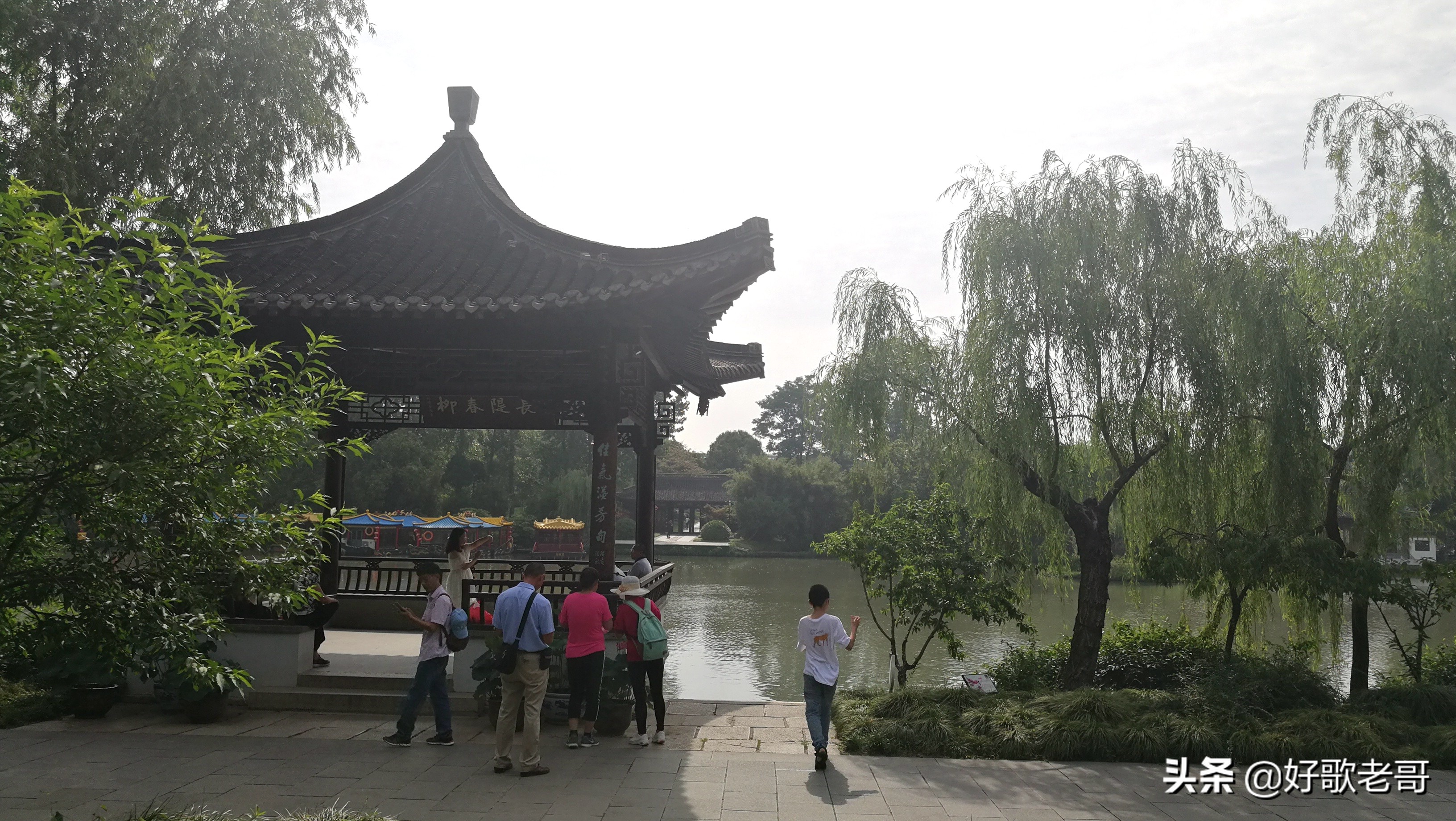 十里湖光,清澄缥碧,花木扶疏,连绵滴翠…瘦西湖游记