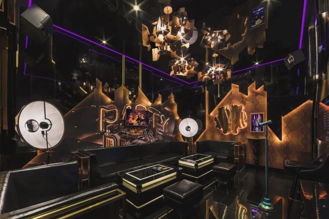 眉间是银河眼中有星辰是什么意思,眉间有银河眼中有星辰什么意思