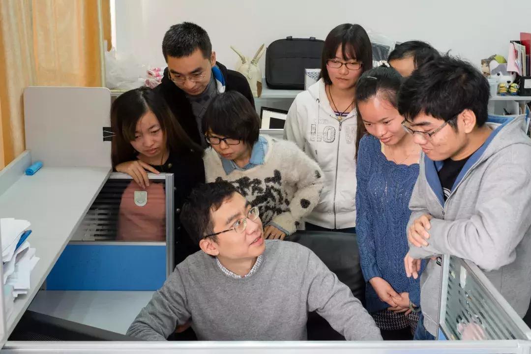 考进大学到成为教授仅用11年，华理这位教授的故事你了解吗？