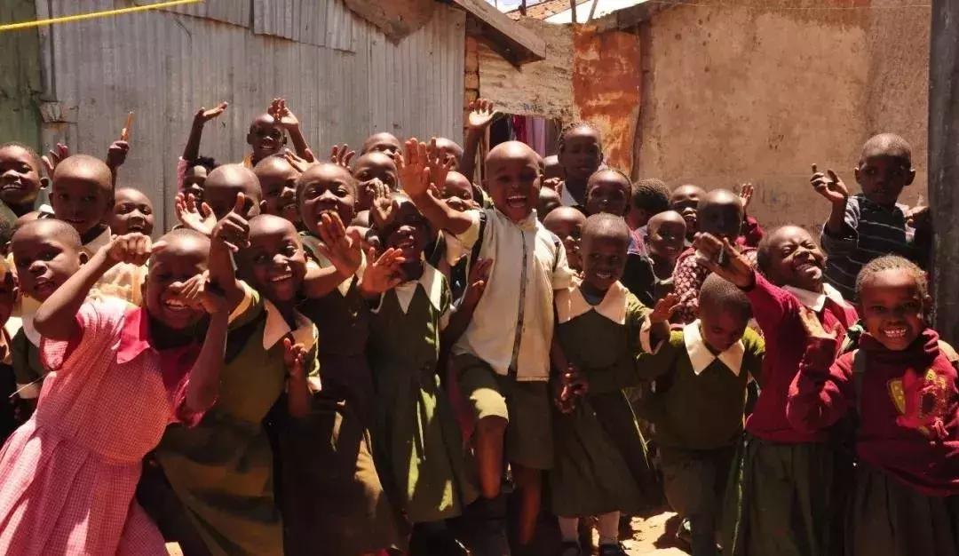 他骑行27个国家,他7年环游中国18万公里绕赤道4圈