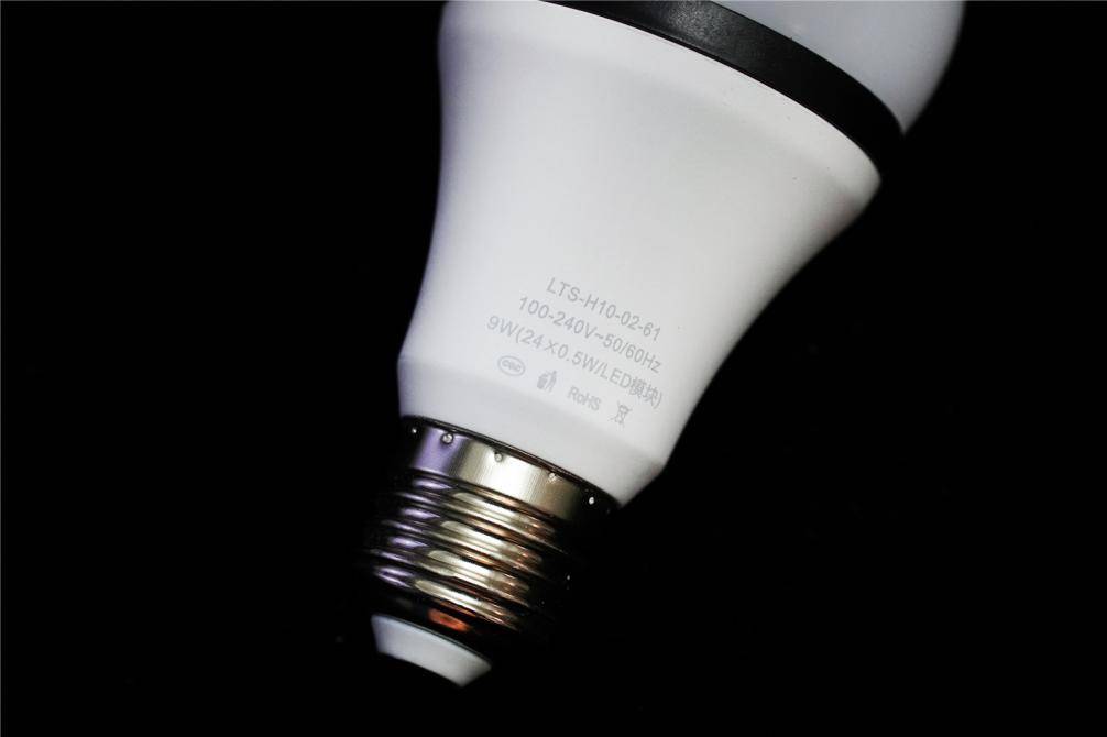 爱德华医生护眼灯央视曝光,爱德华医生护眼灯视频