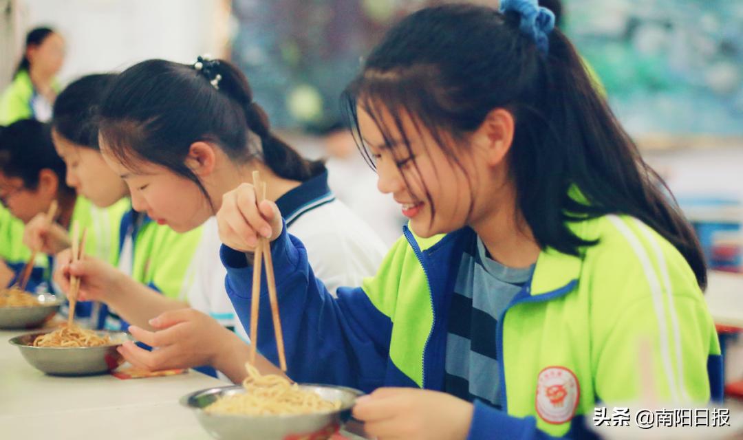 南阳油田第一中学2001级,南阳市油田第一中学评分